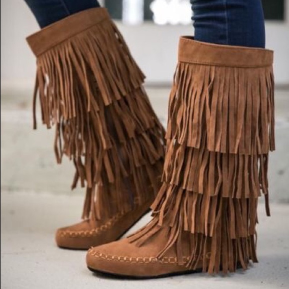 NWOT Moccasin fringe boots